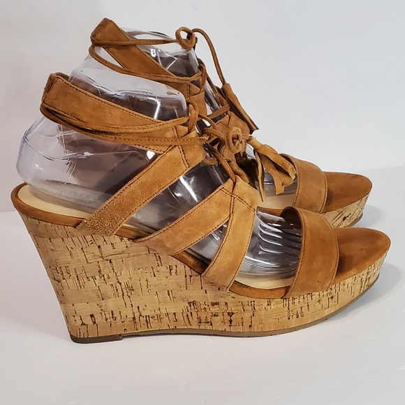 Bleecker & Bond Tan Lace Up Wedge Sandals - Picture 2 of 8